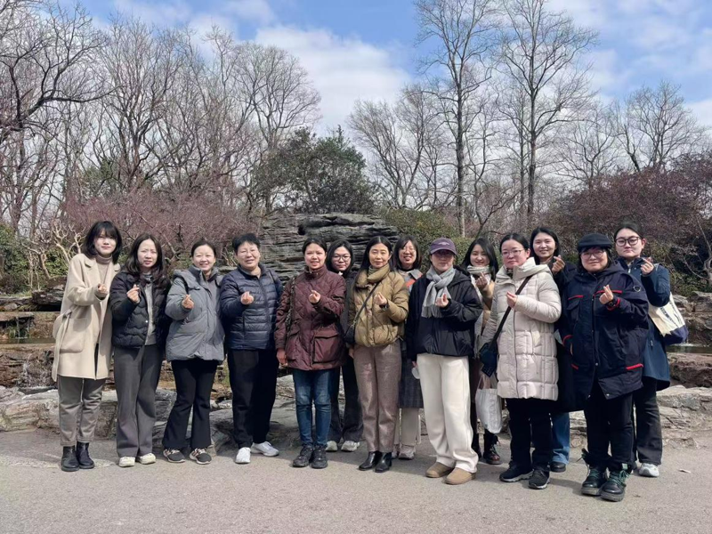 与春天同行 绽巾帼芳华 ——青浦区审计局开展三八妇女节主题活动