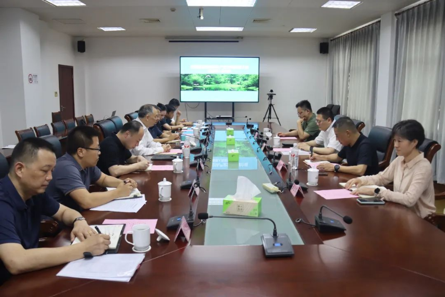市统计局服务业统计处来白鹤镇专题调研工作