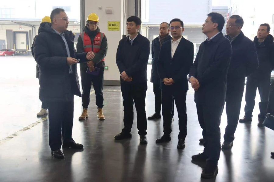 市邮政管理局来白鹤镇调研