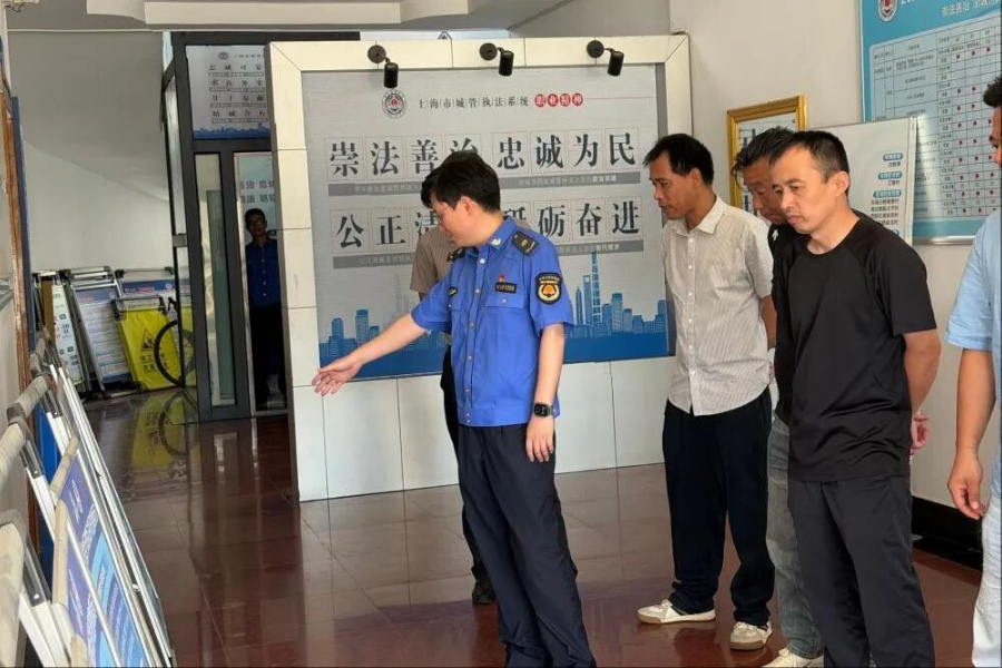 真抓实干勇担当，执法为民善作为—白鹤镇开展“政府开放日”活动