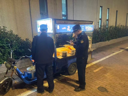 青浦区徐泾城管：筑牢安全防线 规范市容秩序