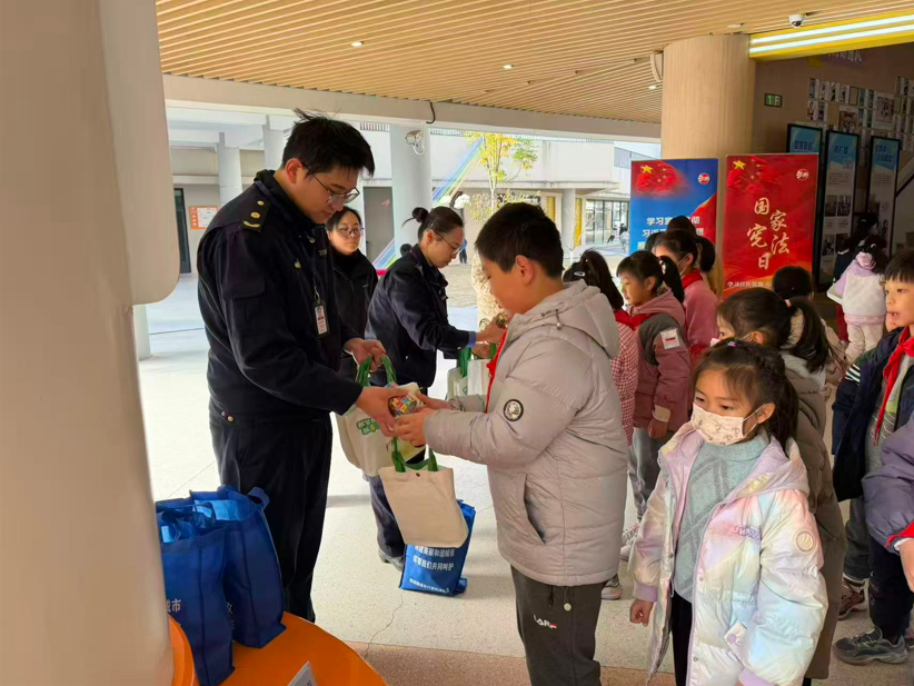 1208_130432_751.png 82b8d0a4-8669-4070-afd8-adff7ace565e.png