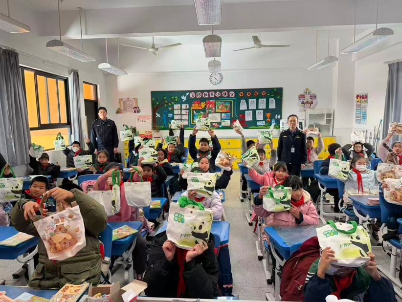 1208_130501_273.png e9f218b2-18fb-45bd-8d78-a1735aac4f21.png