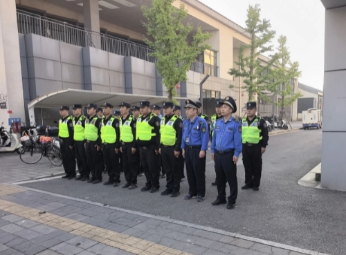 青浦区金泽城管：错时执法强管控 温情劝导促规范