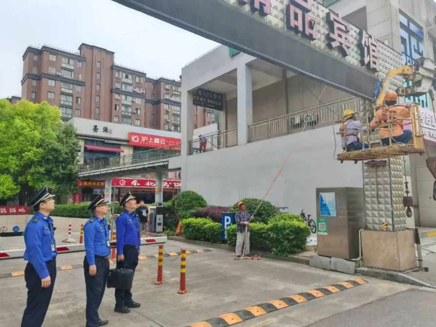 规范设置店招店牌，门头广告更有“范儿”