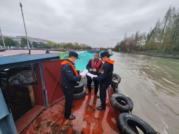 区交通委员会执法大队开展“蓝津十一号”“清澜十一号”专项整治行动