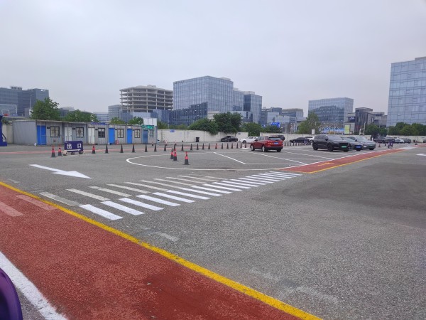 1128_164028_973.jpg 多措并举,精益求精——区道运中心圆满完成进博会停车服务保障工3.jpg