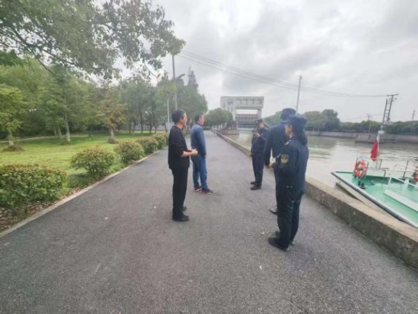 1128_164143_653.jpg 守护碧水蓝天 筑牢安全防线——区交通委执法大队淀浦河监督检查2.jpg