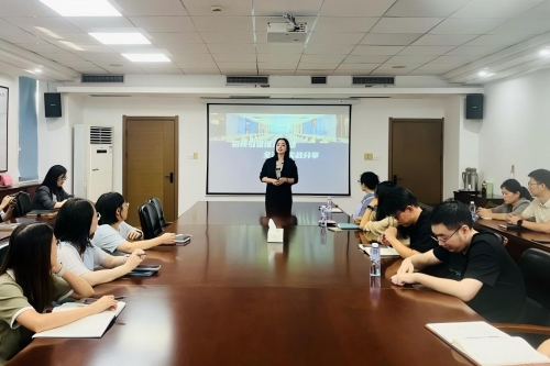 区经委举办第八期“月月大讲堂”主题活动 ——招商引资推介活动全流程实战分享