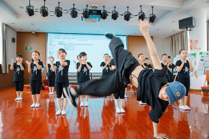 明起点 共助力 推项目 促发展上海市《关于缩小城乡学生艺术素养差距