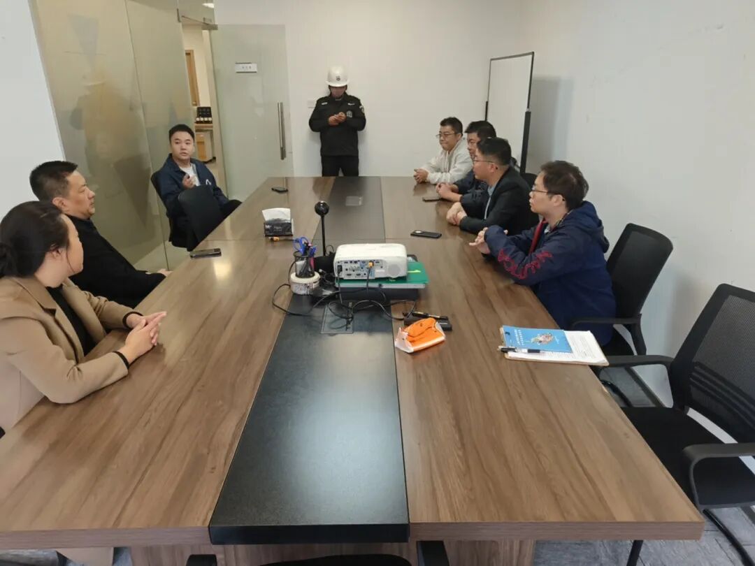 1208_152509_541.jpg 4.jpg