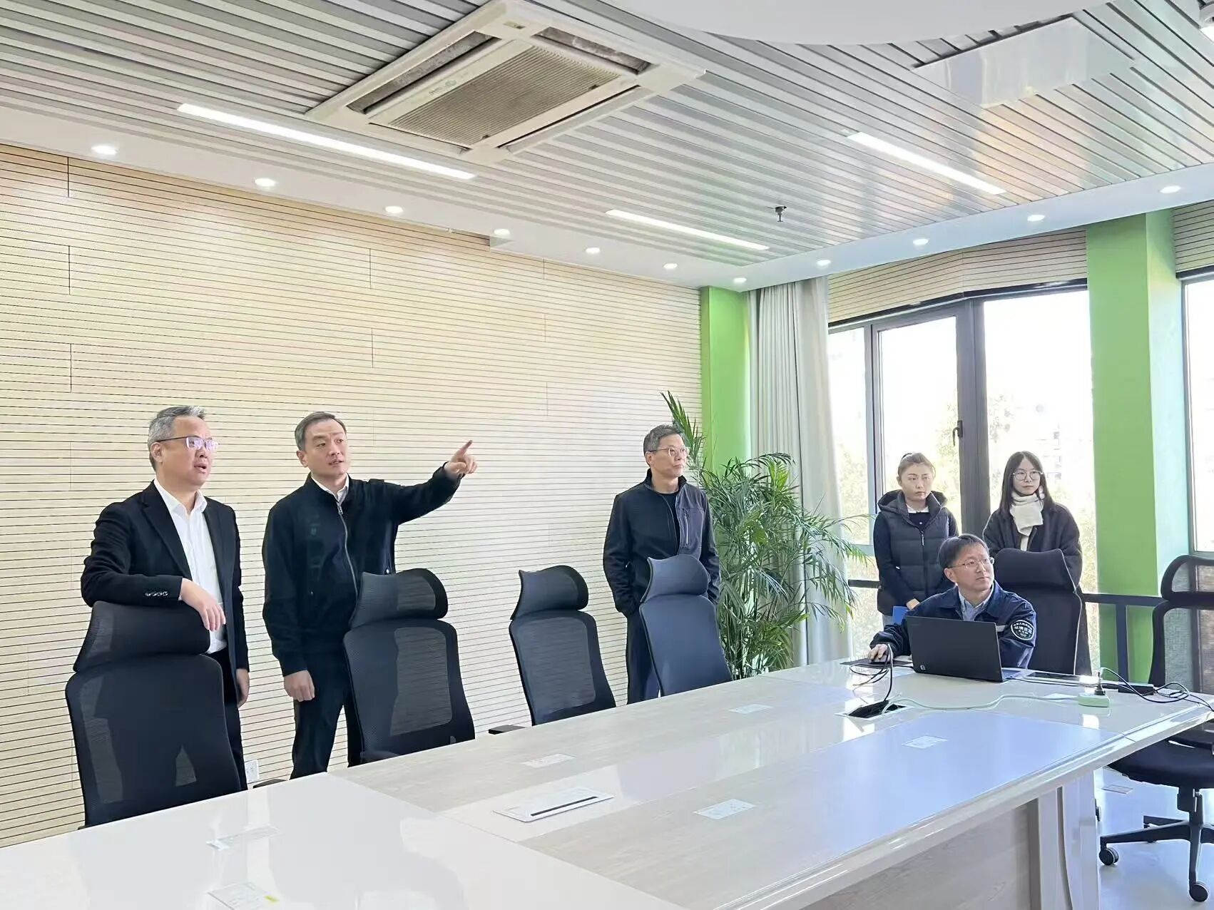 1208_155930_888.jpg 1.jpg