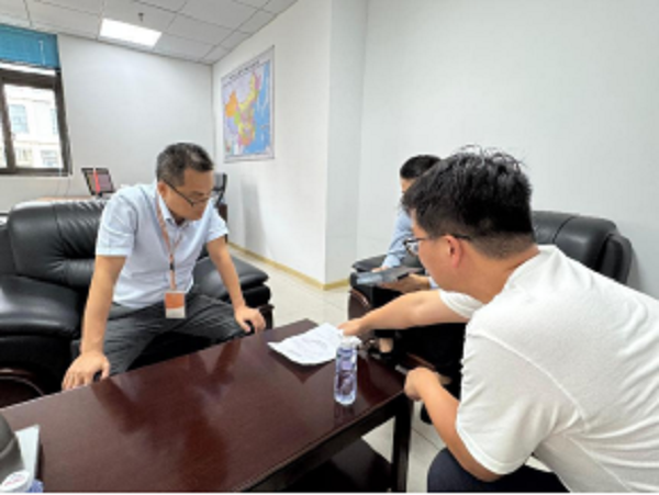 区住房保障事务中心前往配建共有产权保障住房的小区对接“满5”买断工作