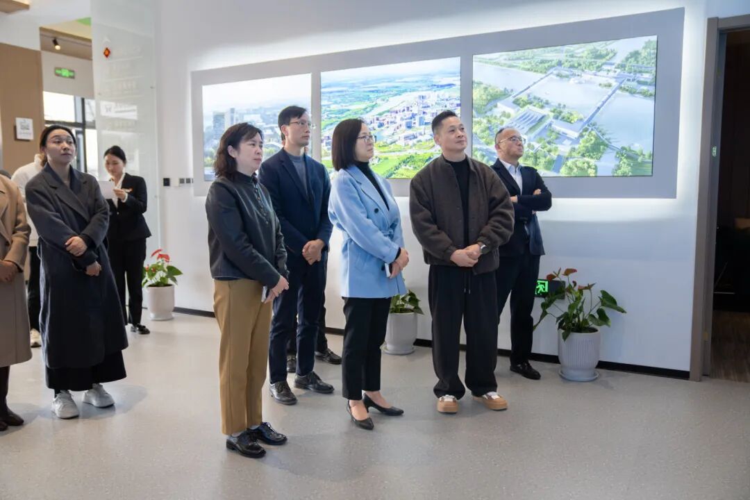 上海湾区高新技术产业开发区领导至青浦区金泽镇调研