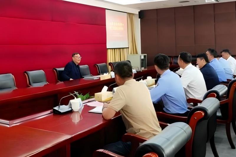 区委常委、政法委书记顾骏带队调研练塘镇综治中心规范化建设工作