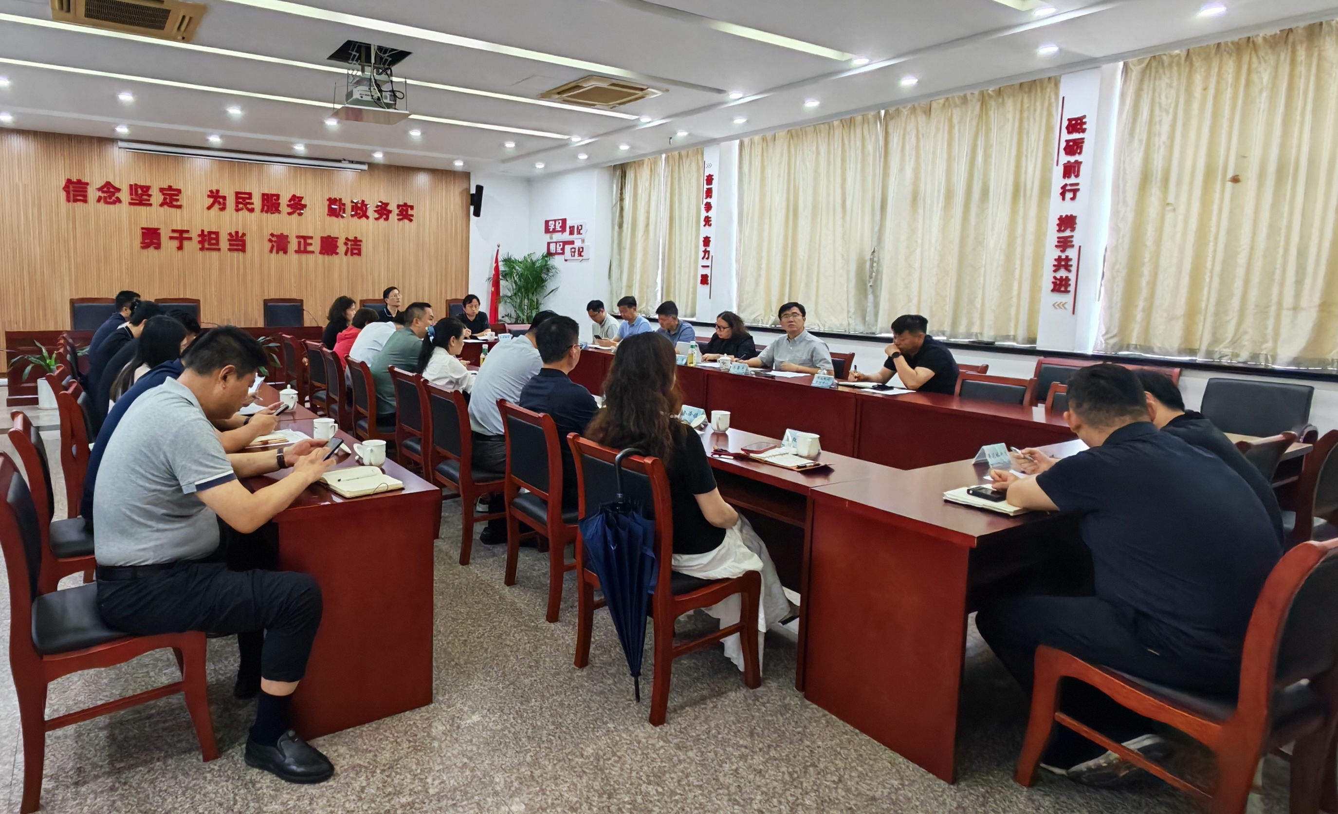 区绿化市容局召开青浦区“三统筹、四提升”全域环境整治提升专项行动问题交流会