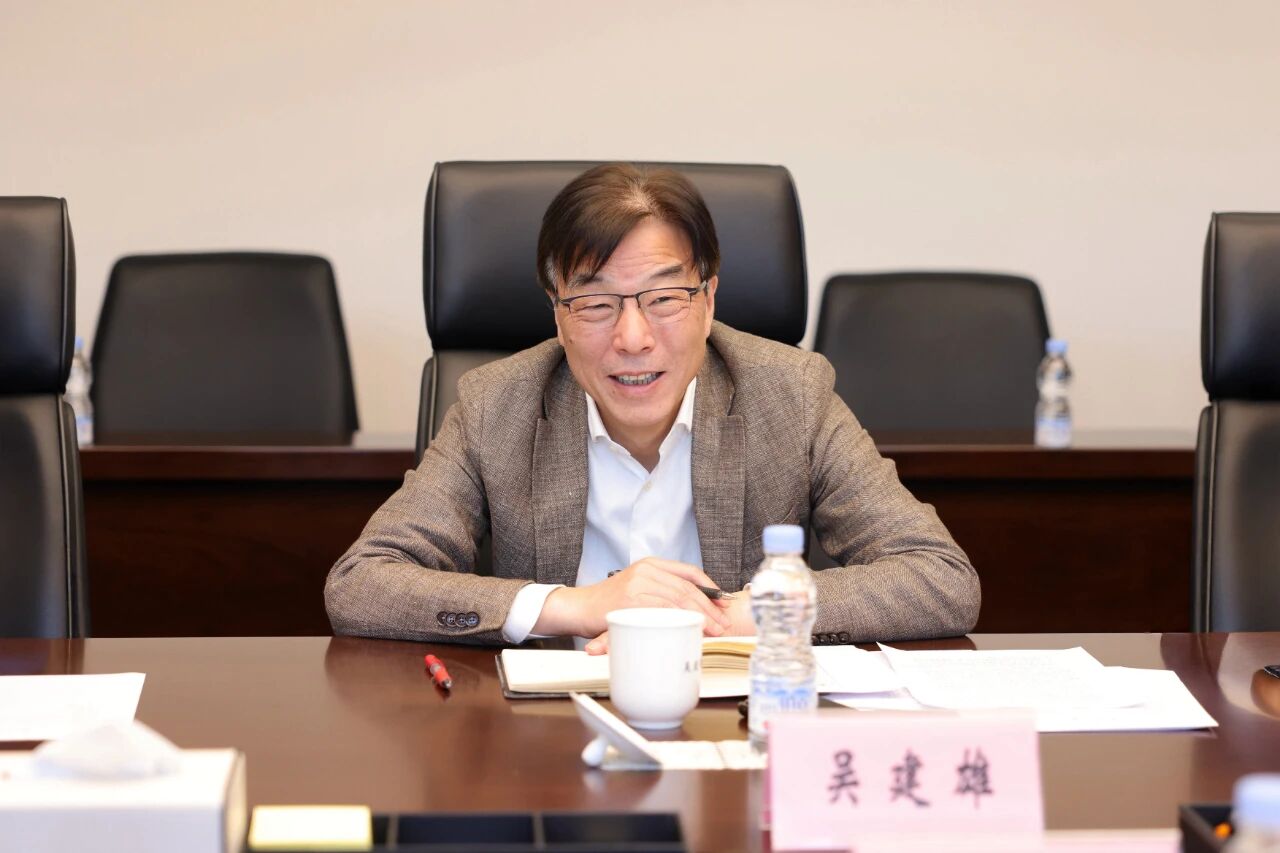 1114_090838_983.jpg 1114_090838_983.jpg