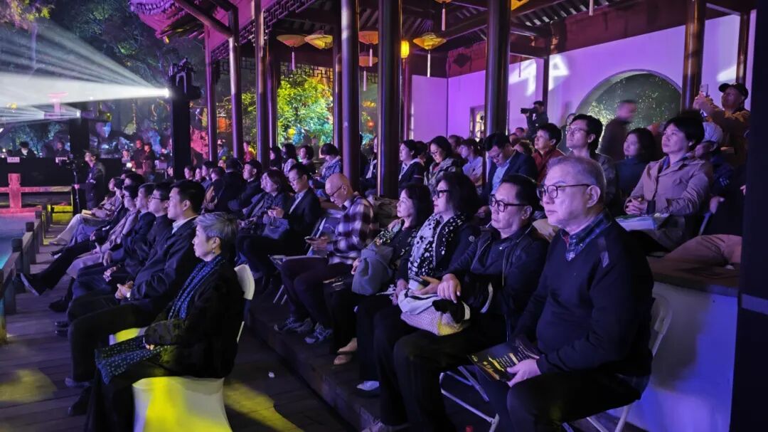 1117_104303_498.jpg 1117_104303_498.jpg