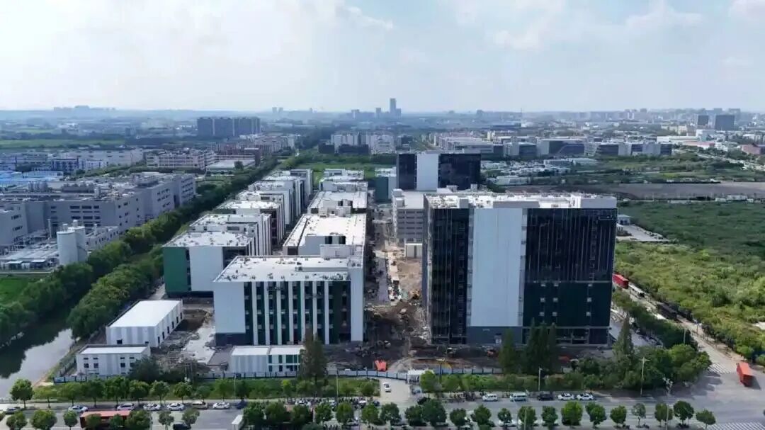 1128_125605_124.jpg 1128_125605_124.jpg