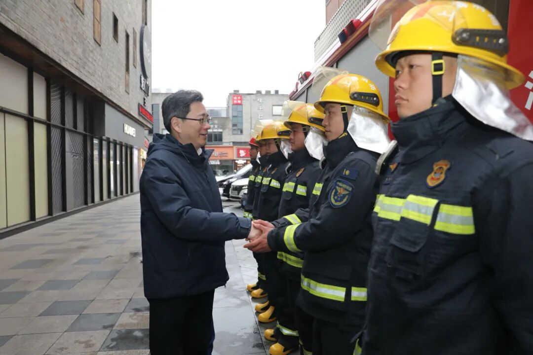 0224_101448_681.jpg 0224_101448_681.jpg