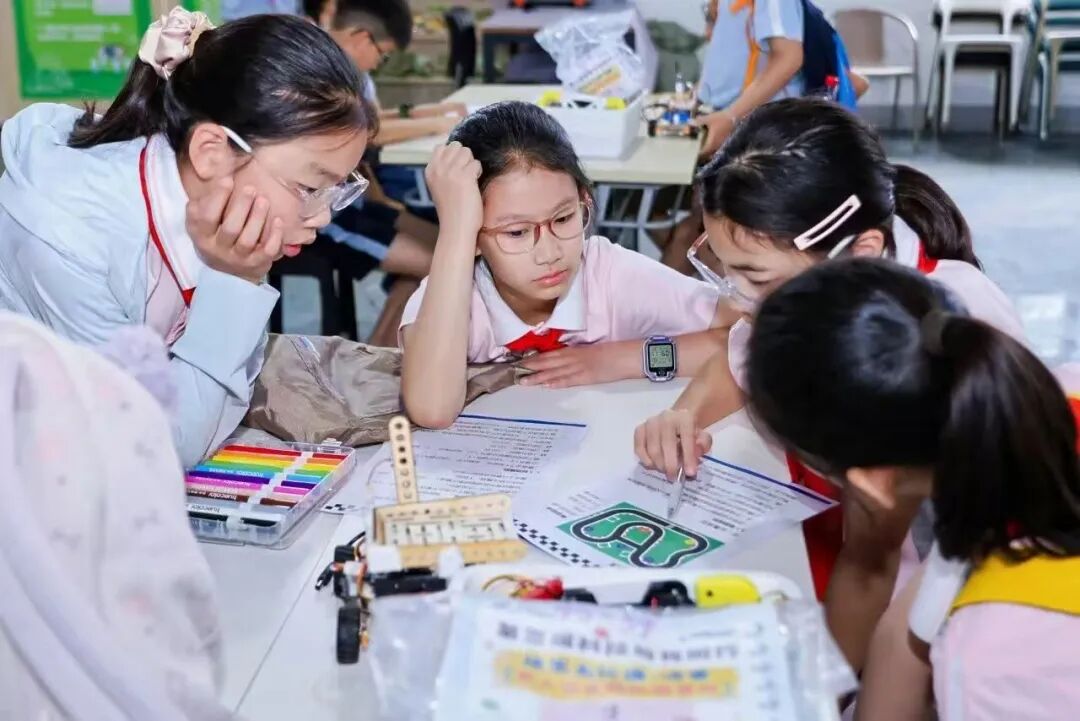 第三届小学生“科技与我同行”活动举行