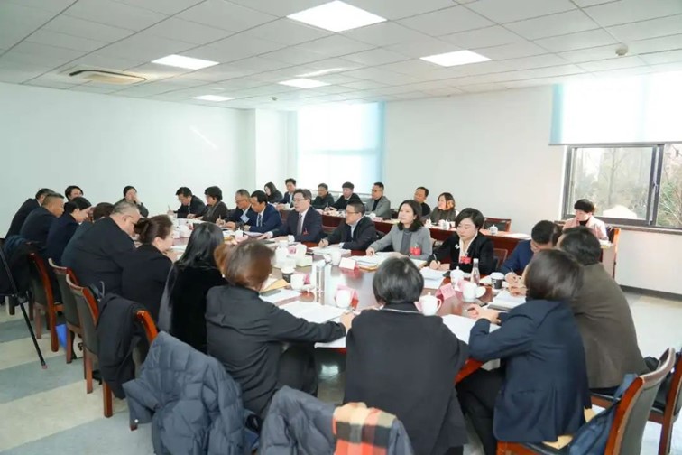 凝心聚力谋发展，砥砺奋进谱新篇，区人大代表热议政府工作报告