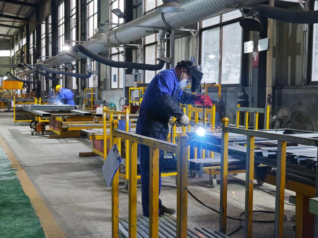 2月5日拍摄的金为新材料科技有限公司的车间现场。(受访者供图) 2月5日拍摄的金为新材料科技有限公司的车间现场。(受访者供图)