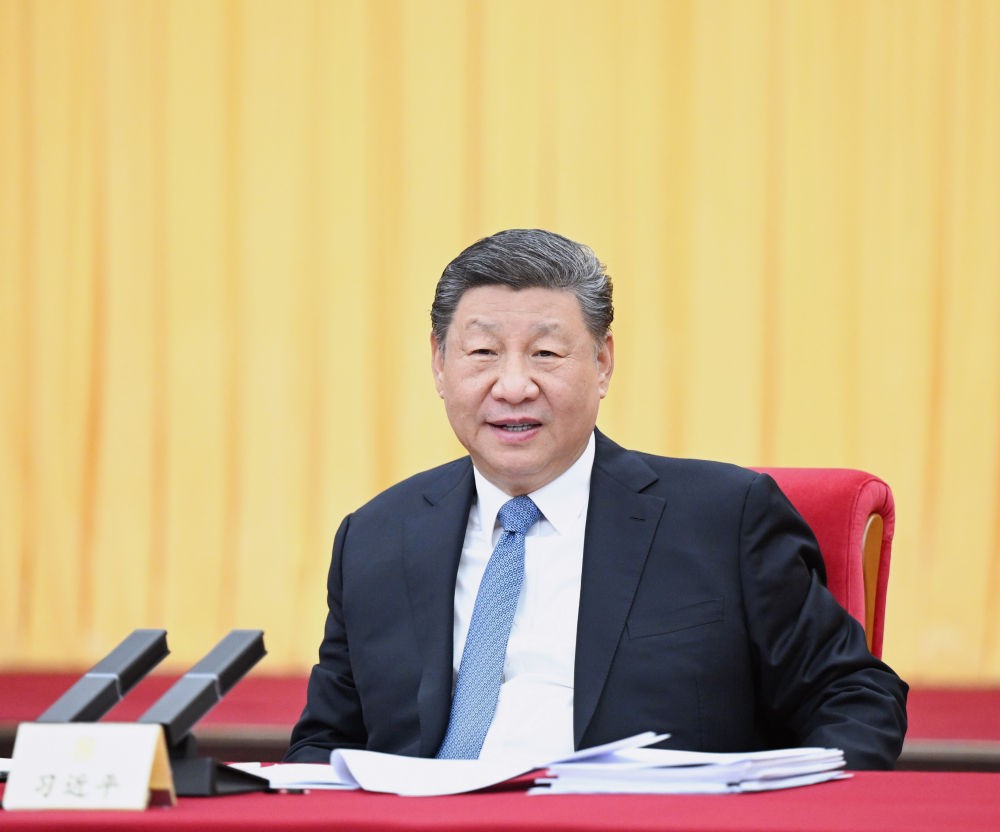 3月6日下午，中共中央总书记、国家主席、中央军委主席习近平看望参加全国政协十四届三次会议的民盟、民进、教育界委员，并参加联组会，听取意见和建议。新华社记者 谢环驰 摄