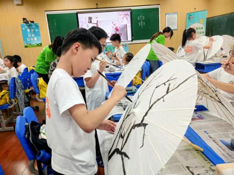 爱心暑托班，智趣一“夏”！2025年青浦区小学生爱心暑托班来啦～