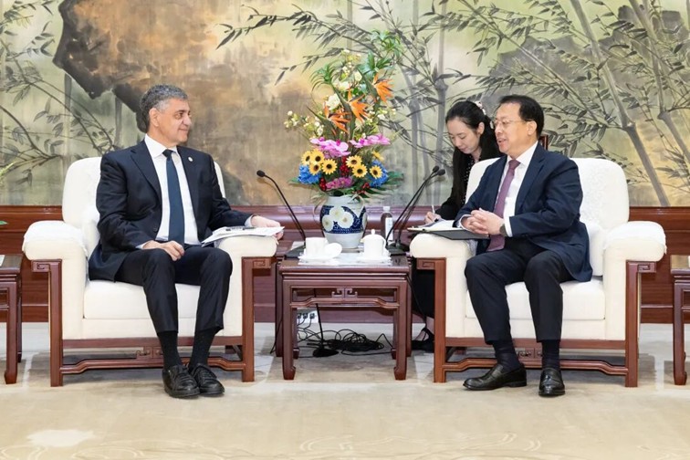 上海市市长龚正会见阿根廷布宜诺斯艾利斯市市长豪尔赫·马克里