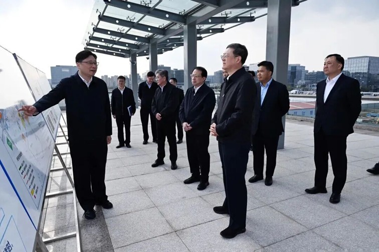 上海市委书记陈吉宁、上海市市长龚正检查第八届进博会服务保障和办展办会工作