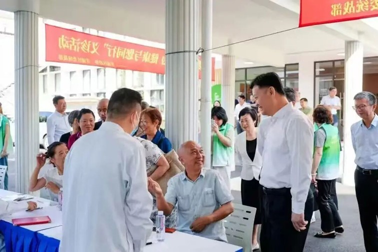 凝心聚力促发展，建言献策聚共识，政协上海市青浦区第六届委员会2025年履职综述丨喜迎两会