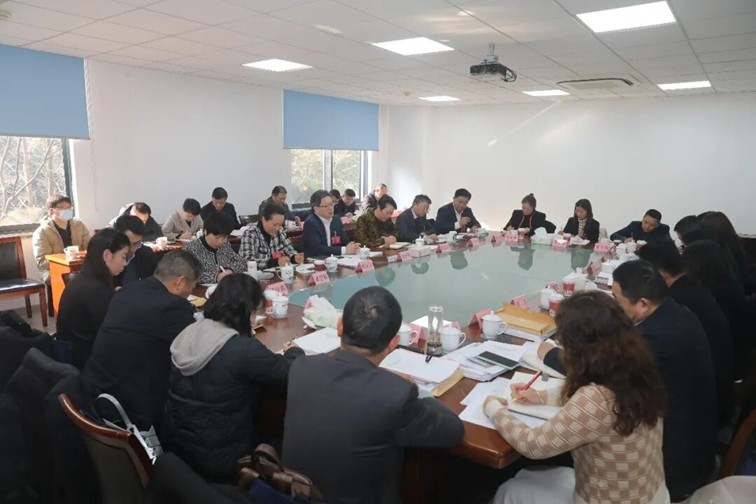 履职尽责献良策，凝心聚力促发展！区人大代表热议政府工作报告、“十五五”规划纲要（草案）