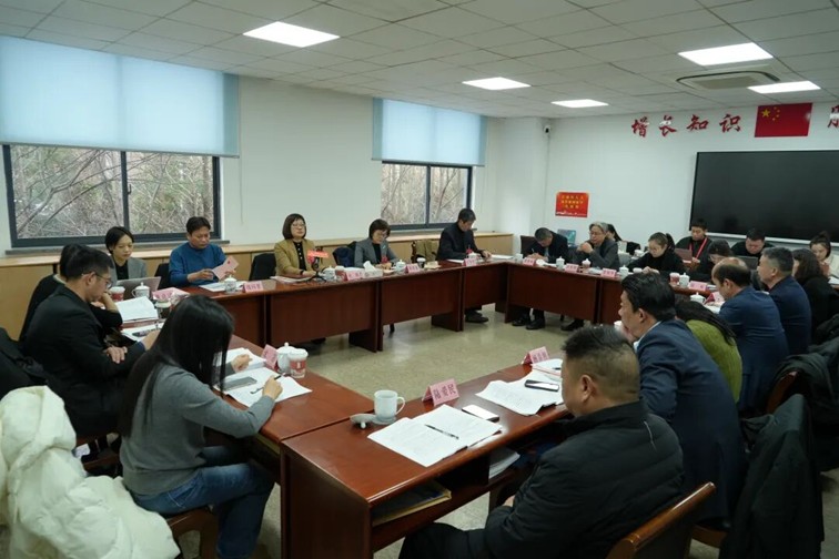 履职尽责献良策，凝心聚力促发展！区人大代表热议政府工作报告、“十五五”规划纲要（草案）