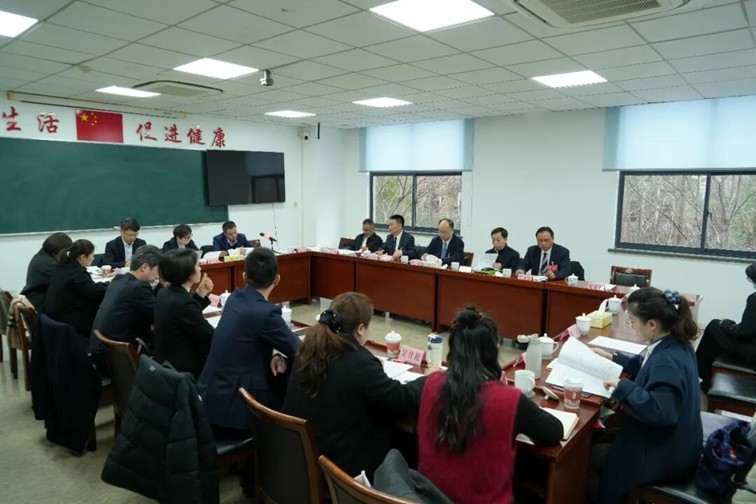 履职尽责献良策，凝心聚力促发展！区人大代表热议政府工作报告、“十五五”规划纲要（草案）