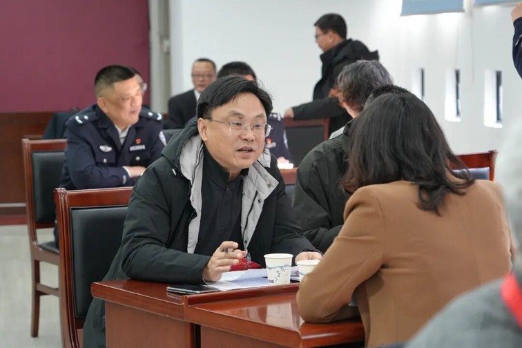 人大代表携“金点子”赴会!民生诉求“当面提”,部门回应“马上办” 人大代表携“金点子”赴会!民生诉求“当面提”,部门回应“马上办”