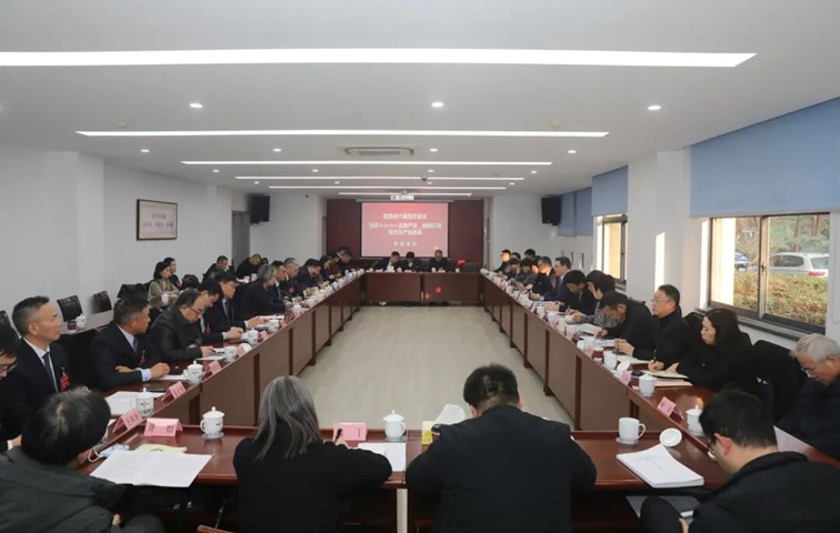 汇聚委员智慧，共商发展大计！区政协举行联组讨论