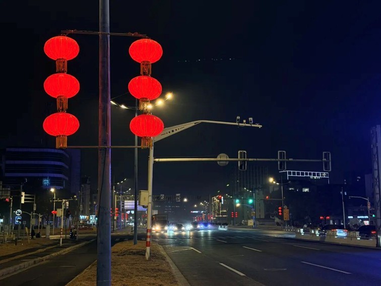 2100余盏红灯笼点亮青浦！2026年马年春节氛围感拉满，赏灯地图请查收→
