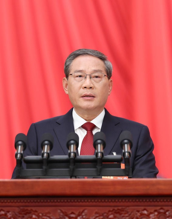 【国务院信息】十四届全国人大四次会议在京开幕 习近平等在主席台就座