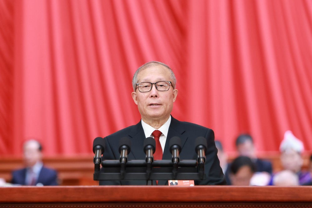 【国务院信息】十四届全国人大四次会议在京开幕 习近平等在主席台就座