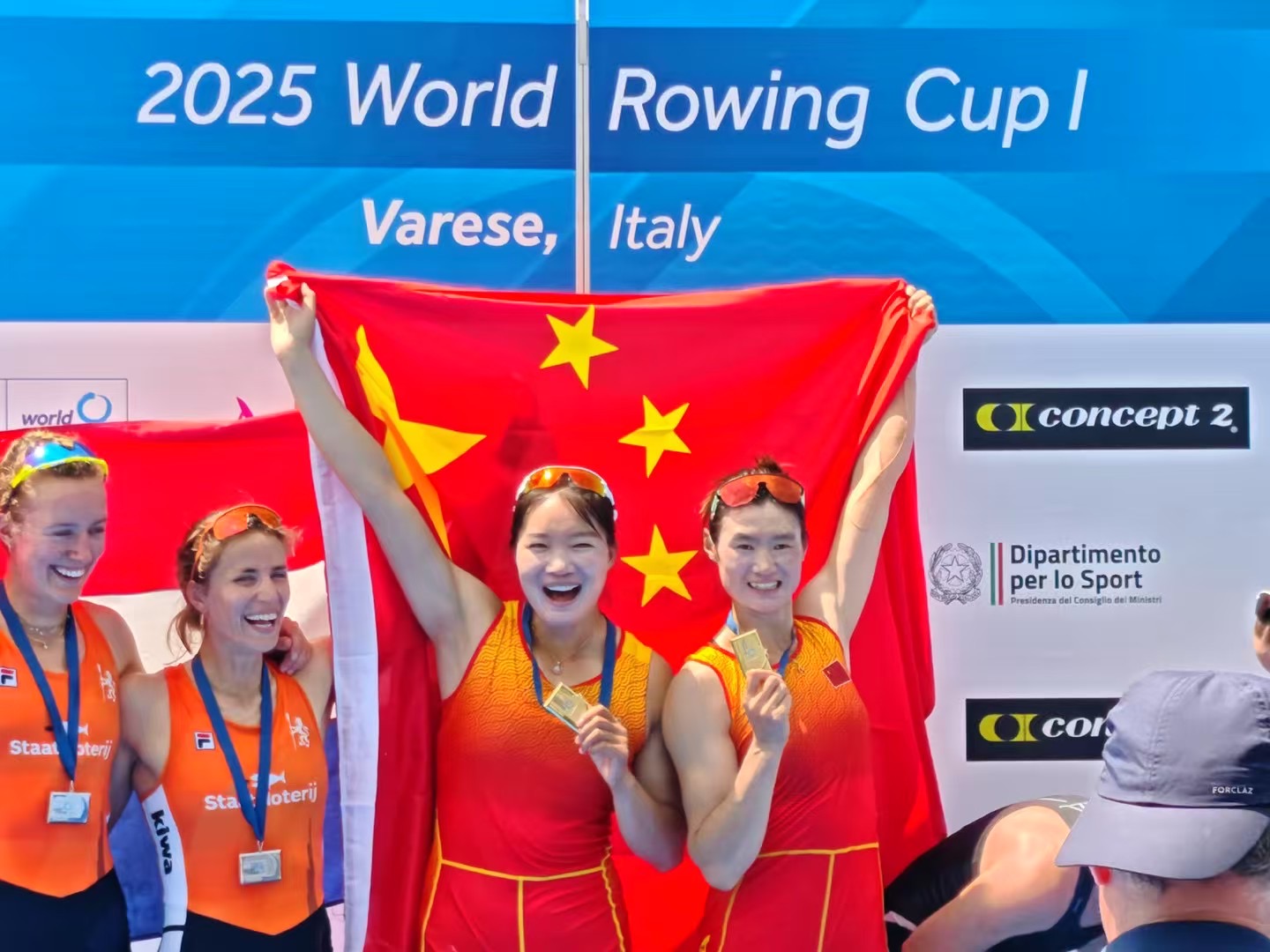 青浦区培养输送运动员张灵在意大利赛艇世界杯勇夺女子双人双桨金牌