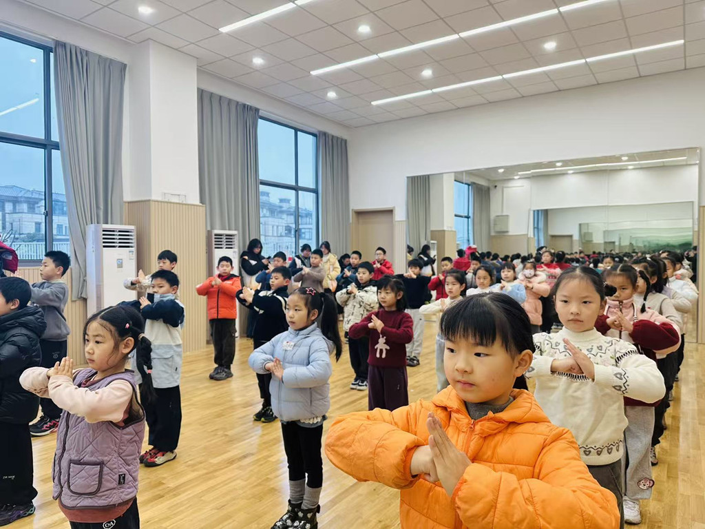 2026青浦区小学生爱心寒托班体育课程暖心配送~