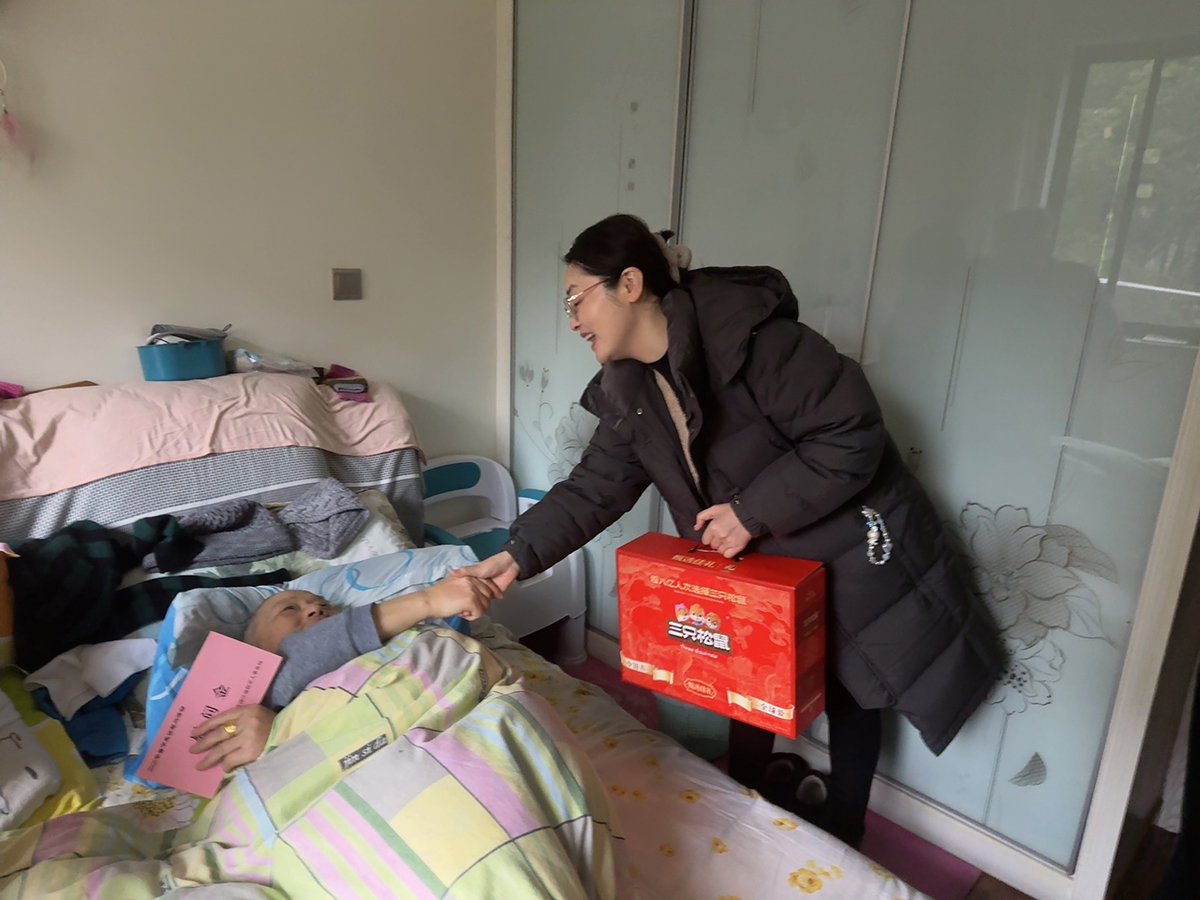 0212_211657_552.jpg 图片7:方主任-胡根忠.jpg