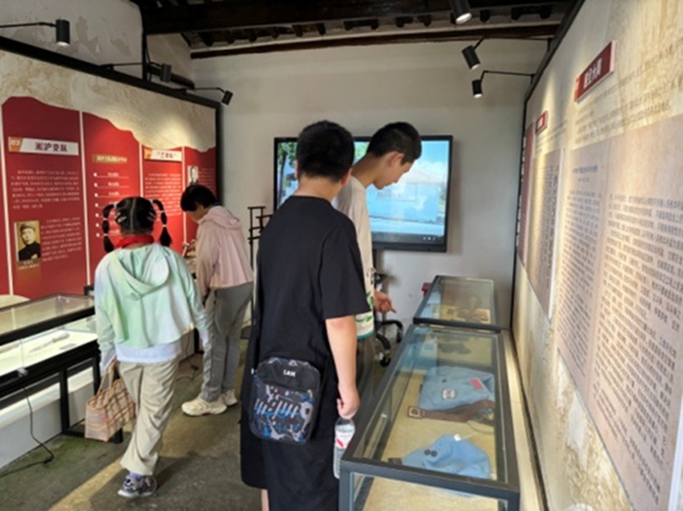 白鹤镇 | 鹤心聚力温暖家！三地联动追寻红色足迹，抗战精神薪火永传