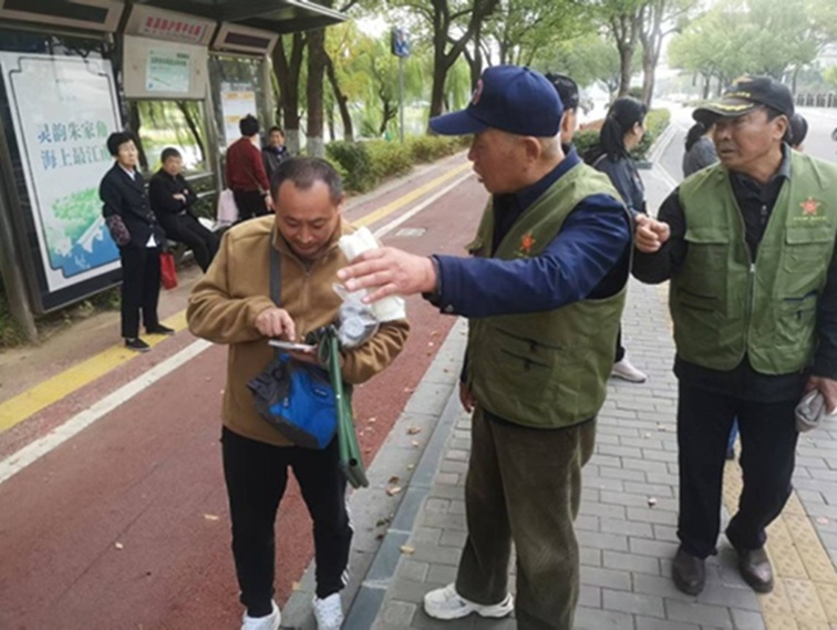 进博一线再“集结”,退役军人展风采 进博一线再“集结”,退役军人展风采