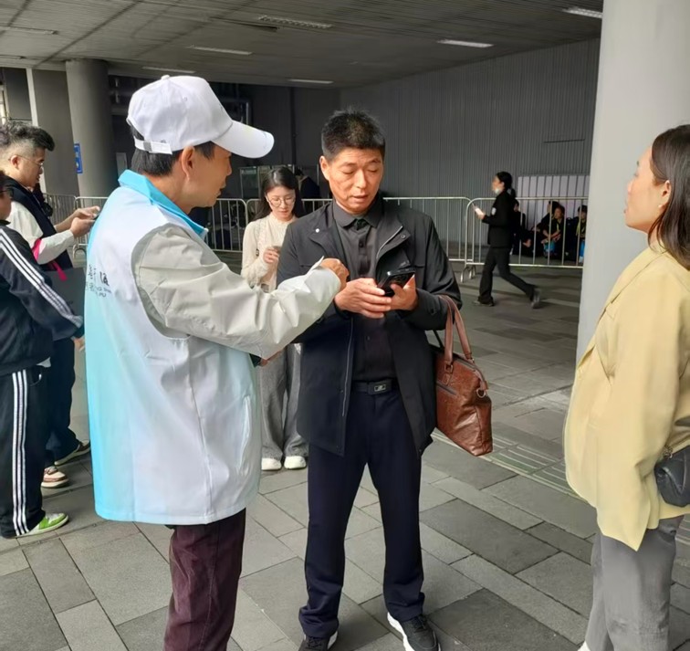 进博一线再“集结”,退役军人展风采 进博一线再“集结”,退役军人展风采