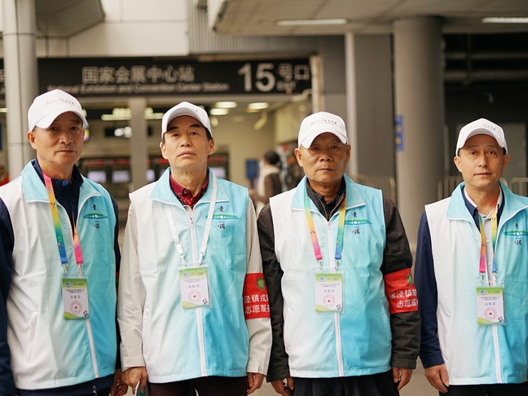 进博一线再“集结”,退役军人展风采 进博一线再“集结”,退役军人展风采