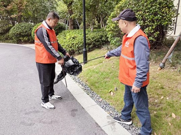 进博一线再“集结”,退役军人展风采 进博一线再“集结”,退役军人展风采