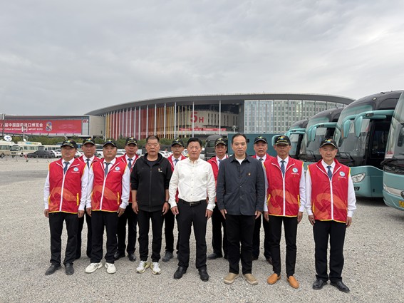 进博一线再“集结”,退役军人展风采 进博一线再“集结”,退役军人展风采