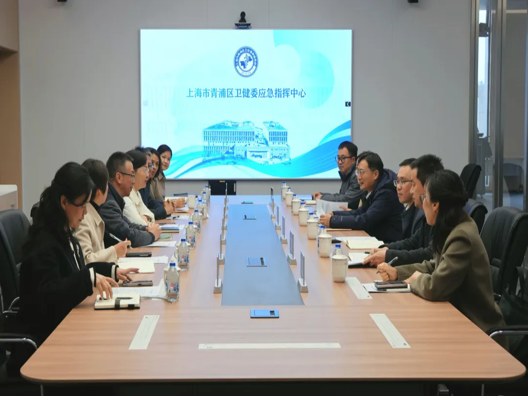 青浦区委常委、组织部部长李方明赴青浦区卫健委开展工作调研